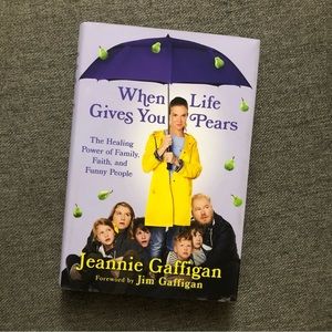 📚 Hardcover, When Life Gives You Pears